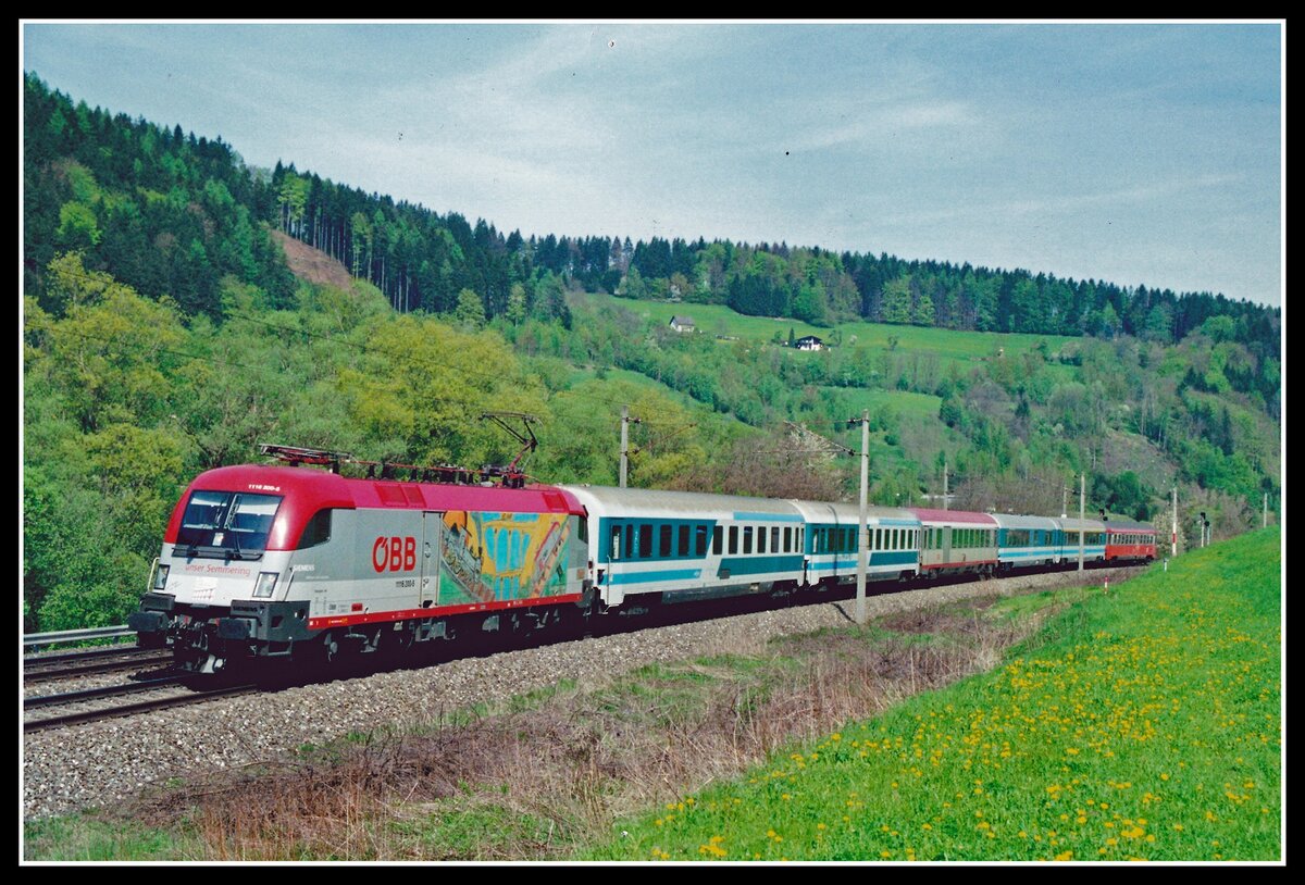 1116 200 ist am 2.05.2005 mit IC151 kurz nach Bruck an der Mur zu sehen.