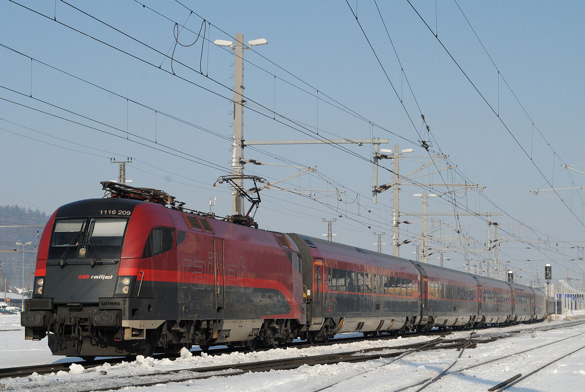 1116 209 + RJ 640, Attnang - Puchheim. (20.01.2017)
