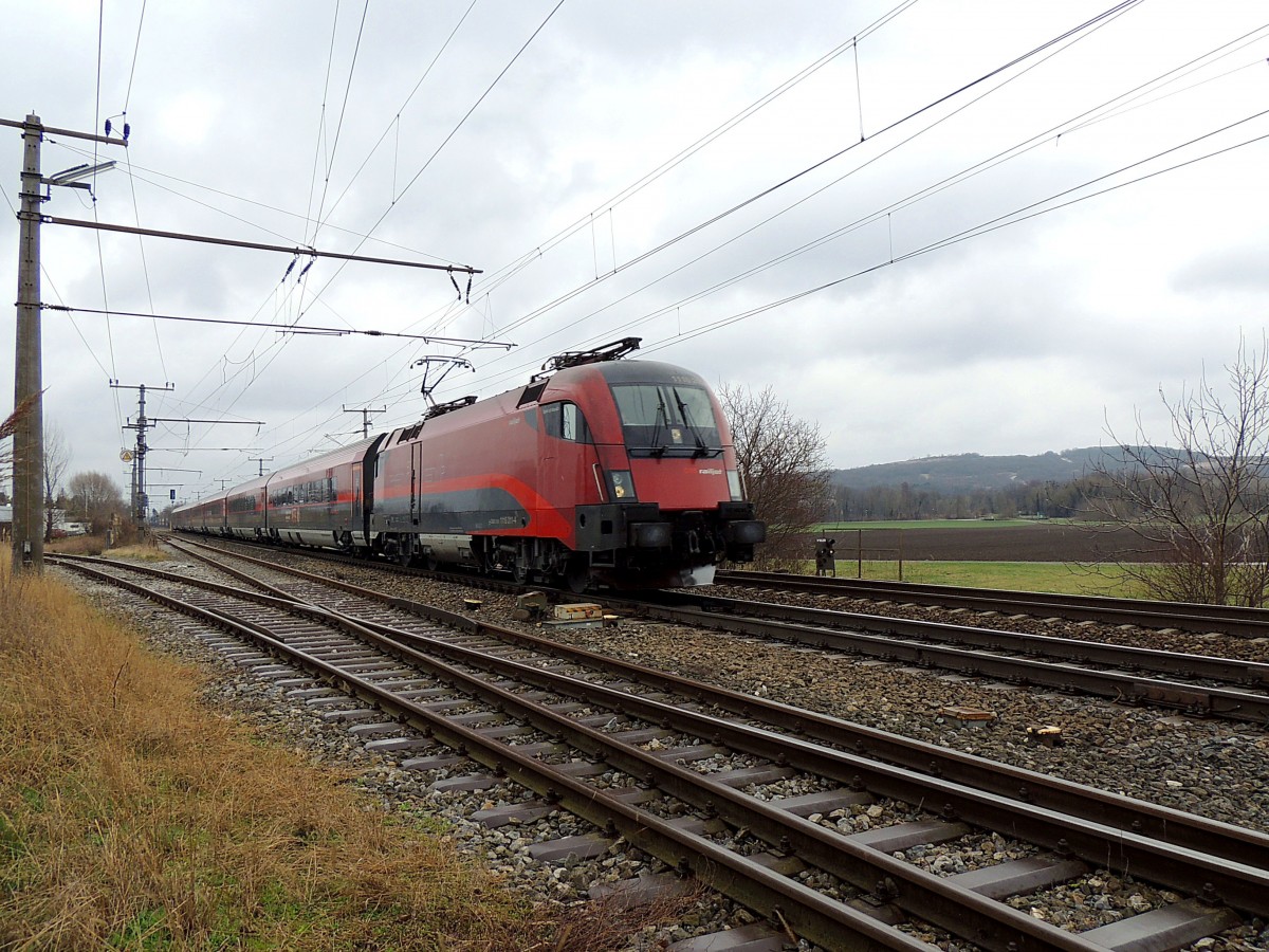 1116 211-4  Spirit of Munich  mit RJ62(OS3511LZS), bei Bruck/Leitha; 160303