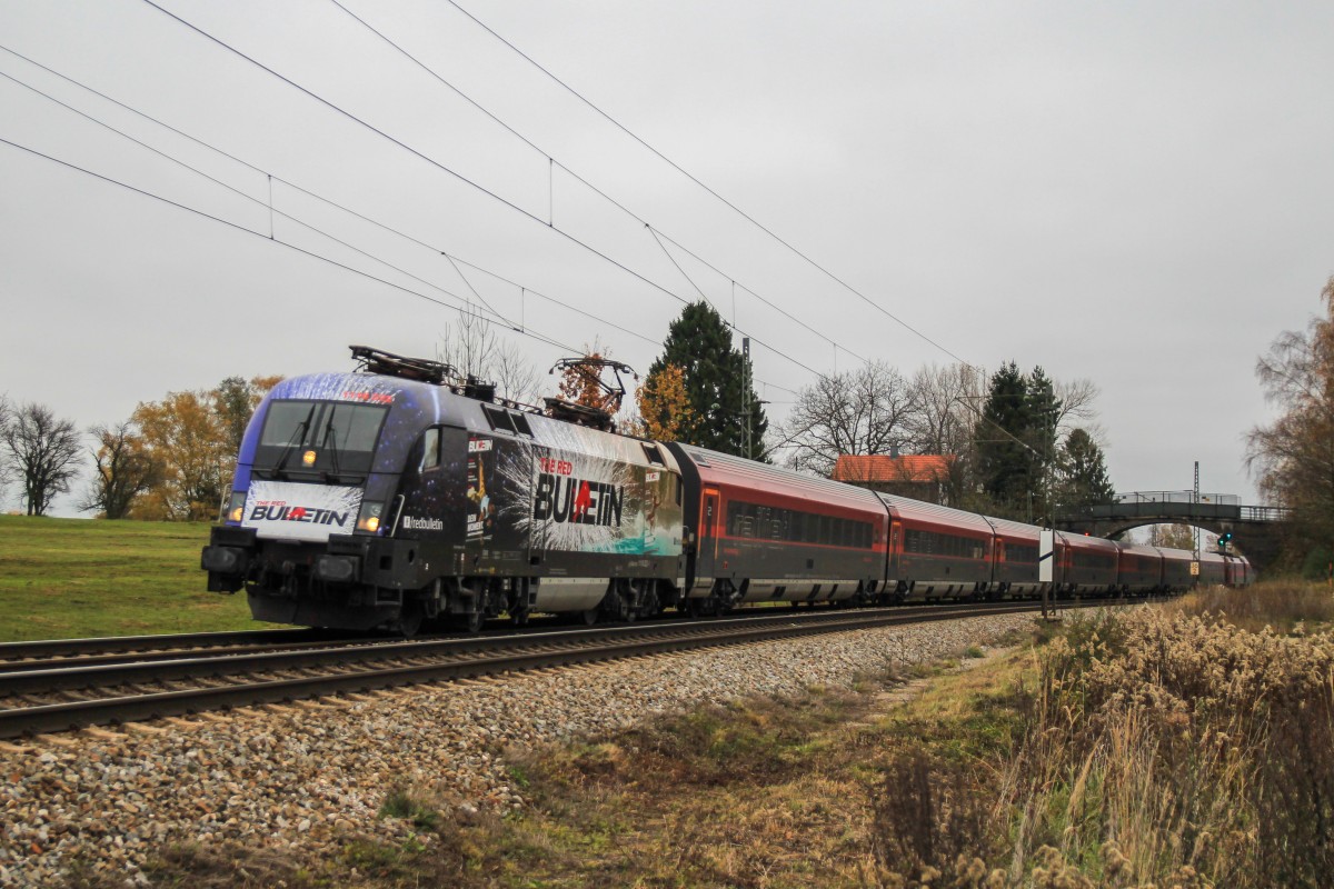 1116 222  Red Bulletin  mit dem RJ 166 am 16. November 2013 bei bersee am Chiemsee.