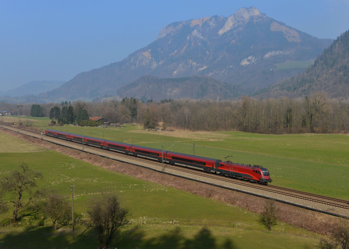 1116 225 mit einem Railjet nach Innsbruck am 08.03.2014 bei Brannenburg.