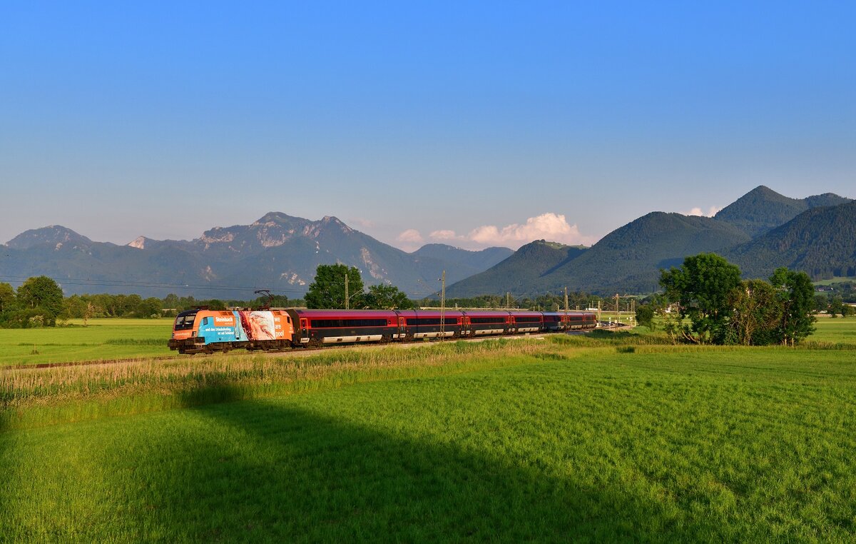 1116 229 mit einem RJ am 17.06.2021 bei Bernau am Chiemsee. 