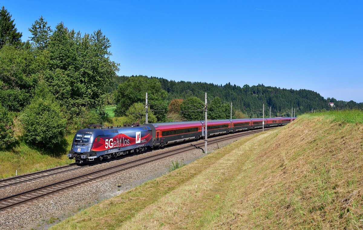 1116 231 mit einem RJ am 14.09.2021 bei Pöndorf.