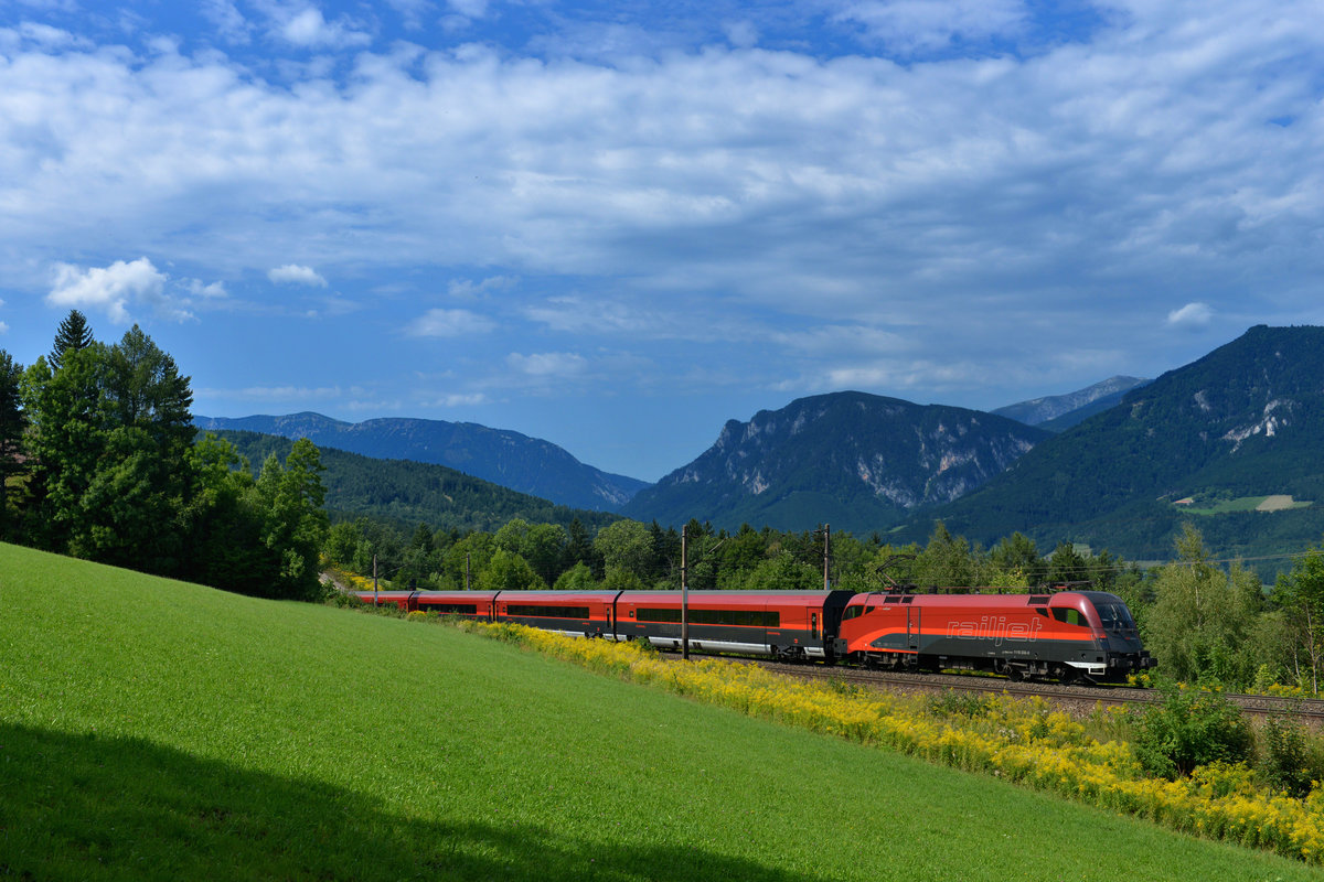 1116 233 mit einem RJ am 26.08.2017 bei Eichberg. 