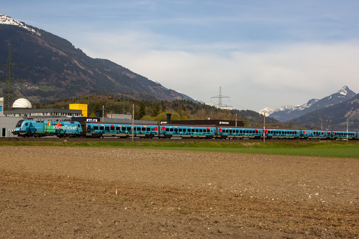 1116 244-5 am Klimajet bei Schlins. 13.4.22