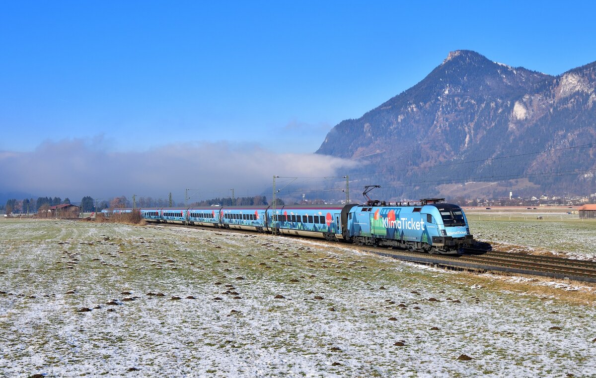 1116 244 mit RJ 860 am 15.01.2022 bei Niederaudorf.