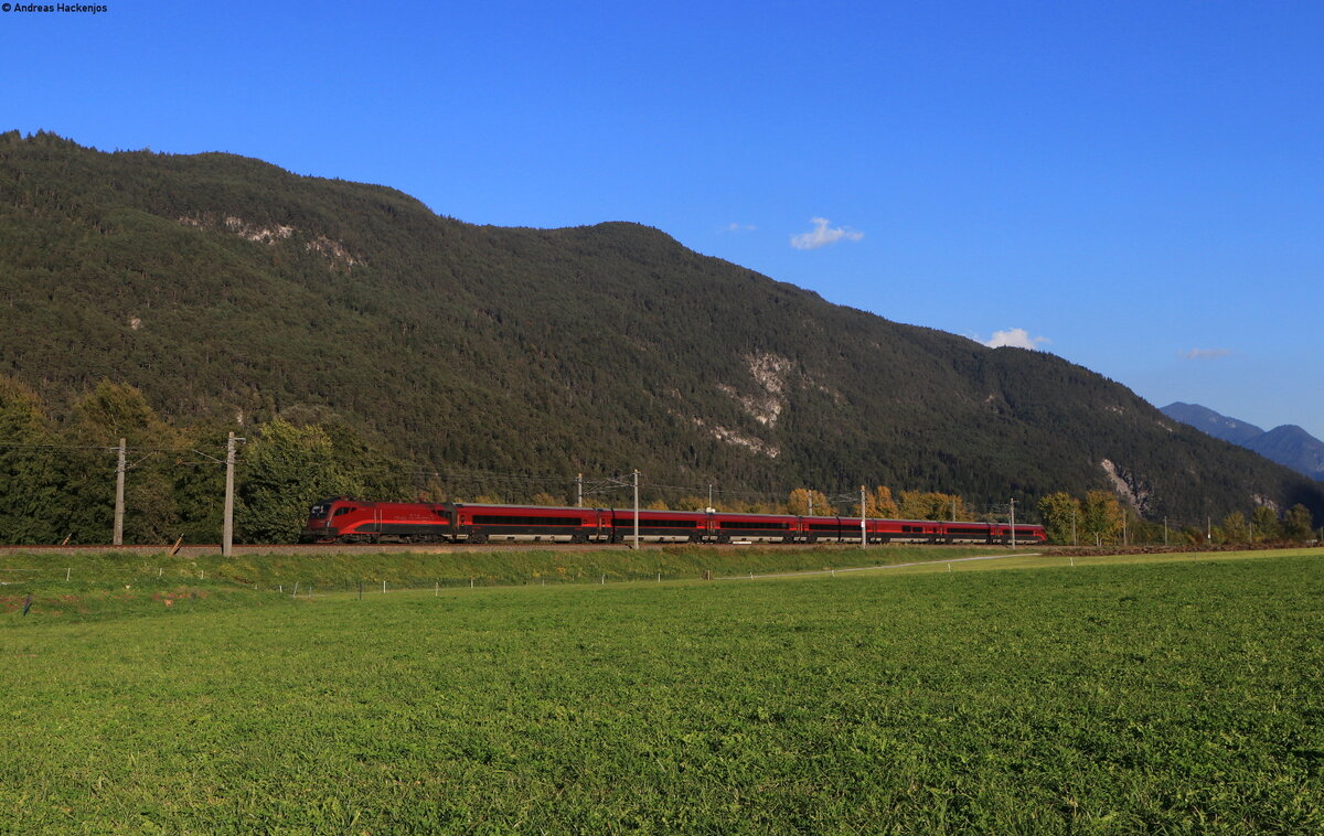1116 246 mit dem RJX 862 (Flughafen Wien-Bregenz) bei Oberhofen 16.10.21