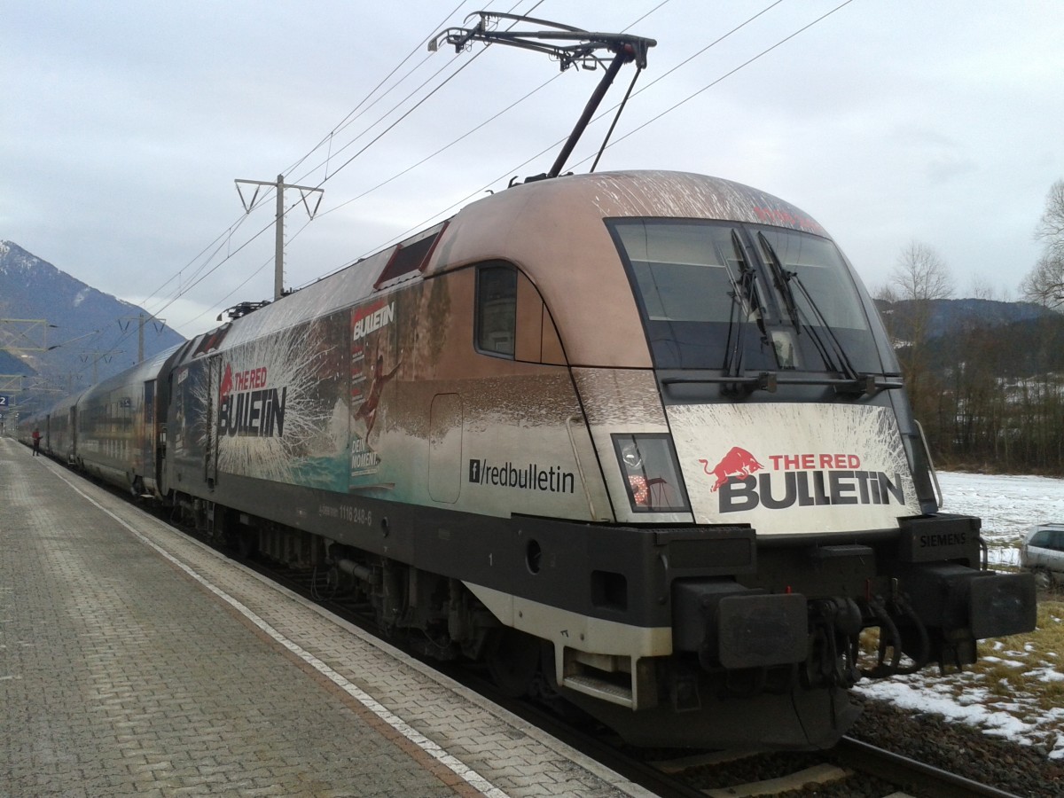 1116 248-6  The Red Bulletin Fashion-Train  als railjet 632 (Lienz - Wien Hbf), bei seiner ersten Fahrt durchs Drautal. Hier zu sehen in Greifenburg-Weißensee am 23.1.2015.