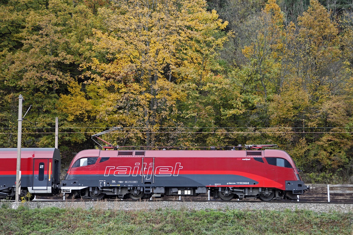 1116 248 als Railjet am 14.10.2013 bei Schlglmhl.