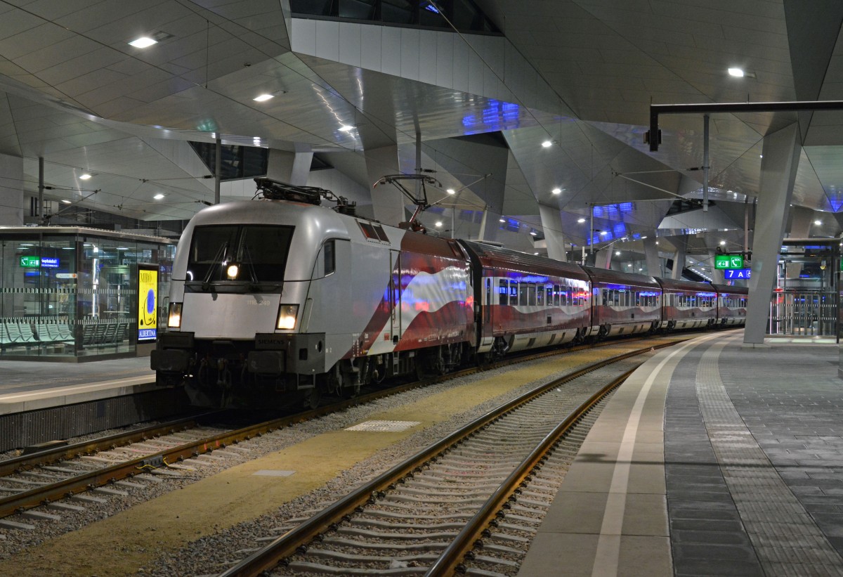 1116 249 der Jubiläums Railjet 175 Jahre Eisenbahn in Österreich steht mit dem RJ 759 nach Graz HBF zur Abfahrt bereit.Aufgenomen Wien HBF am 4.2.2015.