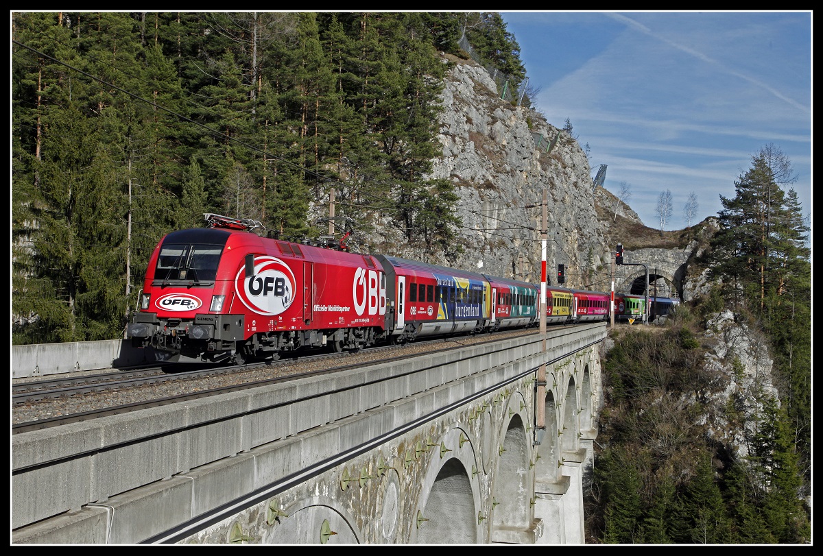 1116 249 mit railjet auf dem Krauselklauseviadukt am 12.03.2020.