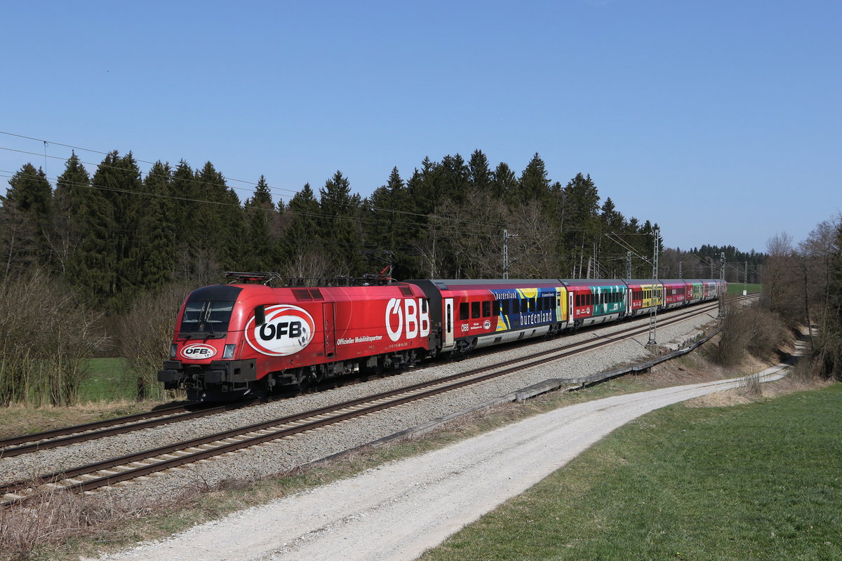 1116 249 war am 1. April 2021 bei Grabenstätt im Chiemgau mit dem  ÖFB-Railjet  auf dem Weg nach München.