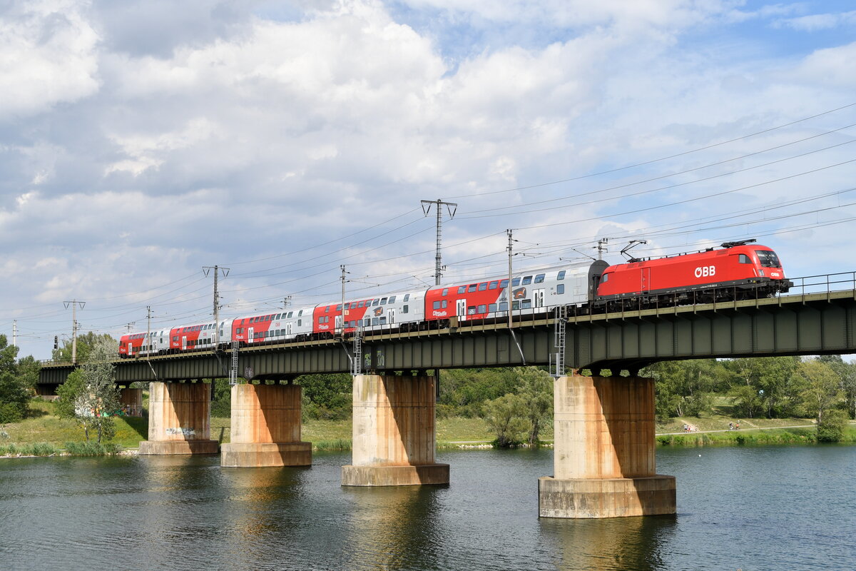 1116 252 mit einem Regionalzug am 09.07.2020 auf der Doanaubrücke in Wien-Stadlau