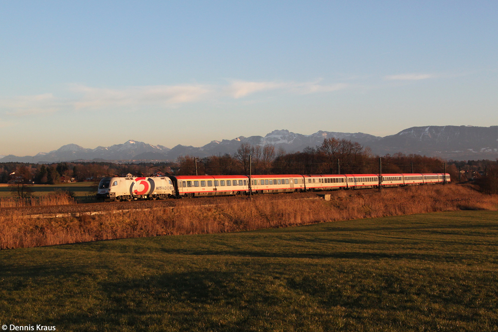 1116 264 mit EC 80 am 23.12.2013 bei Großkarolinenfeld.