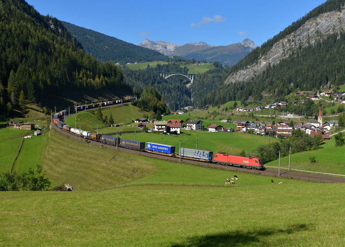 1116 267 mit einem KLV am 27.09.2014 bei St. Jodok am Brenner.