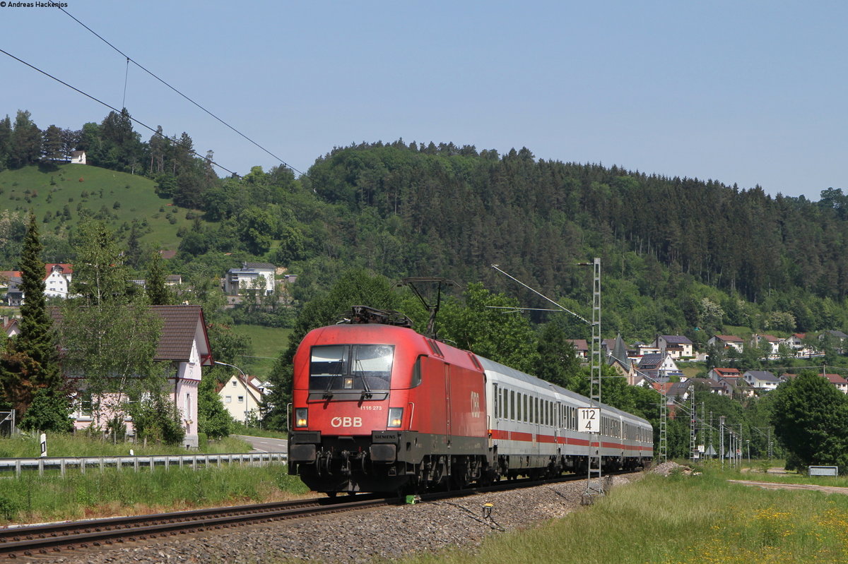 1116 273 mit dem IC 2335/RE 52335 (Stuttgart Hbf-Singen(Htw)) bei Epfendorf 28.5.18