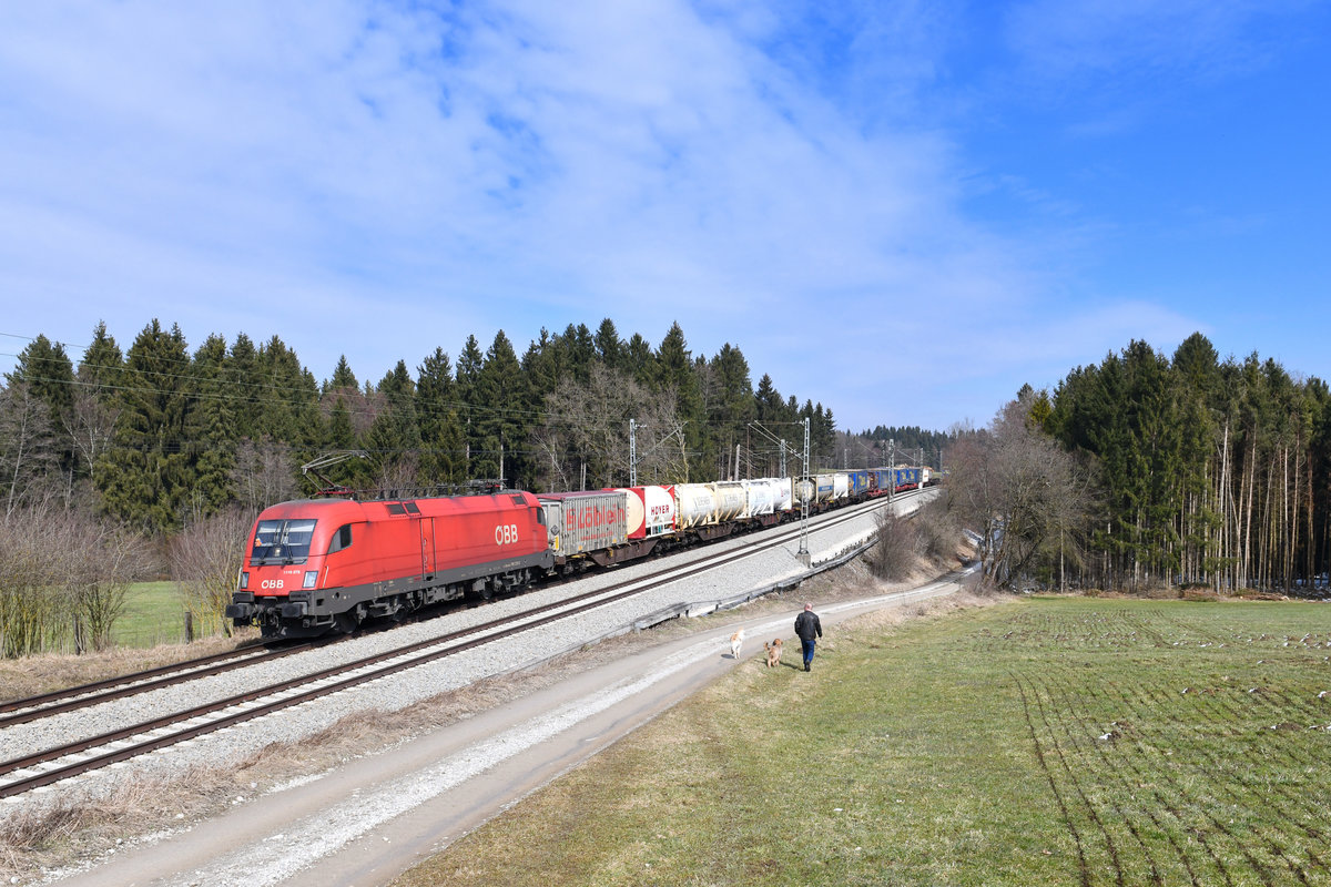 1116 275 mit DGS 41820 am 22.03.2018 bei Grabenstätt. 