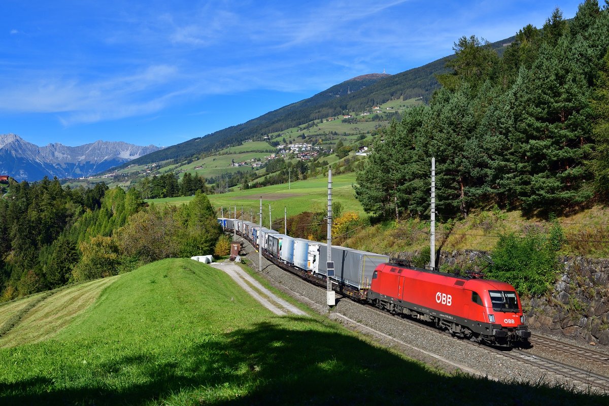 1116 282 mit einer RoLa am 12.10.2019 bei Mühlbachl.