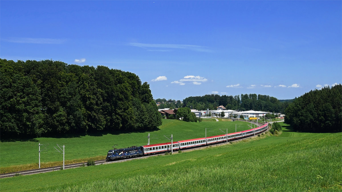 1116.126 mit dem EC 113 in Traunstein am 27.07.2015.