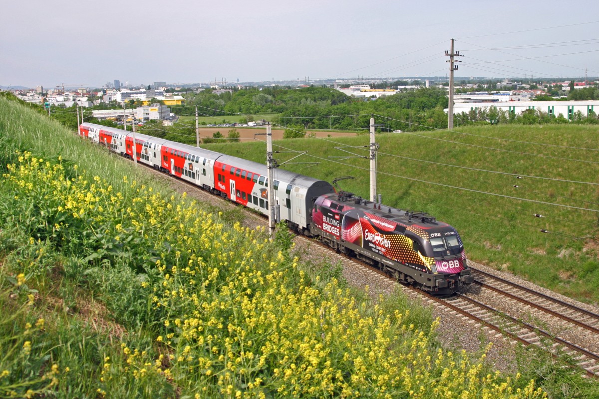1116.180  ESC-Building-Bridges  fährt mit R-2343 durch den frühlingshaften Guntramsdorfer-Bogen zwischen Mödling und Guntramsdorf-Thallern am 12.5.15