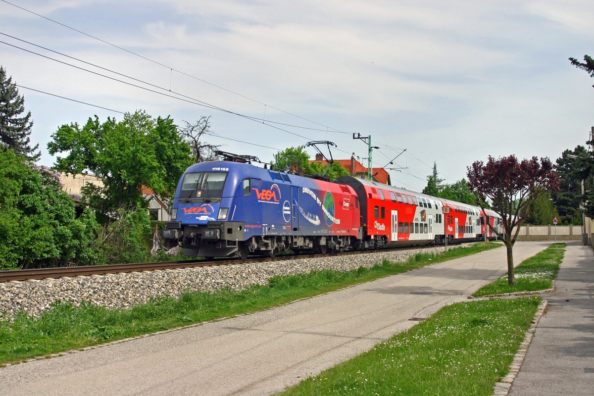 1116.268  Vega  fährt mit einen Reg. kurz vor Ebenfurth von Sopron kommend am 5.5.15