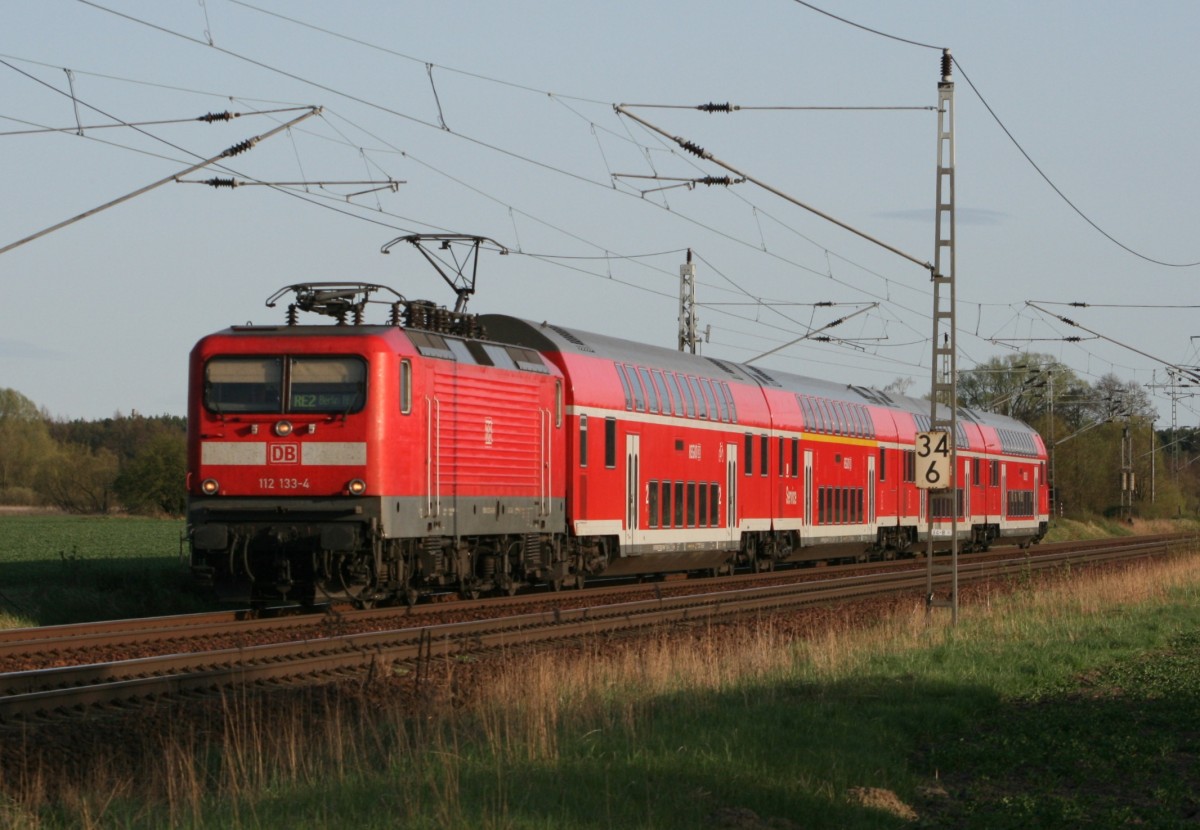 112 133 mit RE 18016 (Cottbus–Berlin Hbf) am 10.04.2011 zwischen Wnsdorf-Waldstadt und Zossen