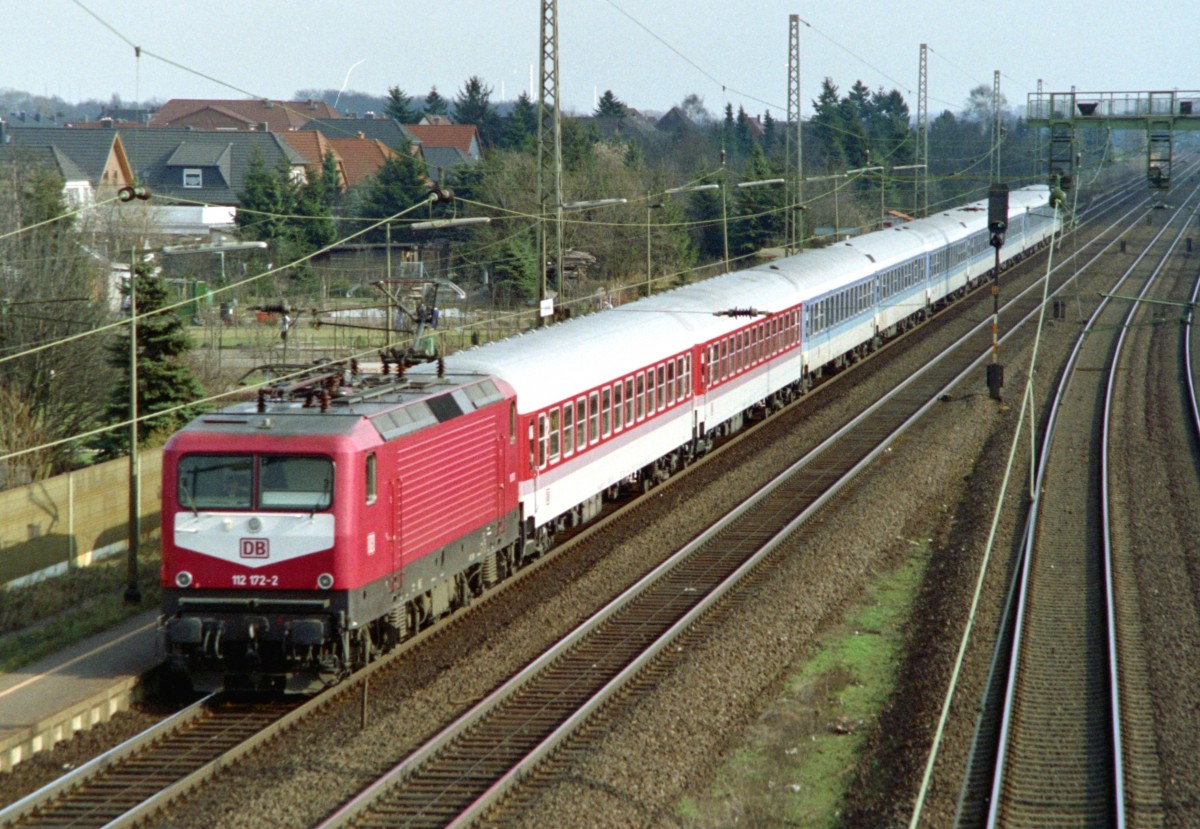 112 172 mit IR 2584 (Hannover–Wilhelmshaven) am 02.03.1997 in Dedensen-Gmmer