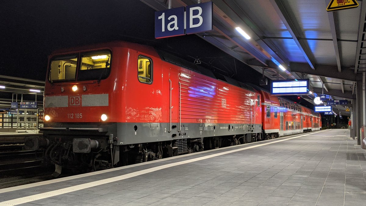112 185 steht hier mit der RB49 nach Senftenberg in Cottbus Hbf. 15.06.2020