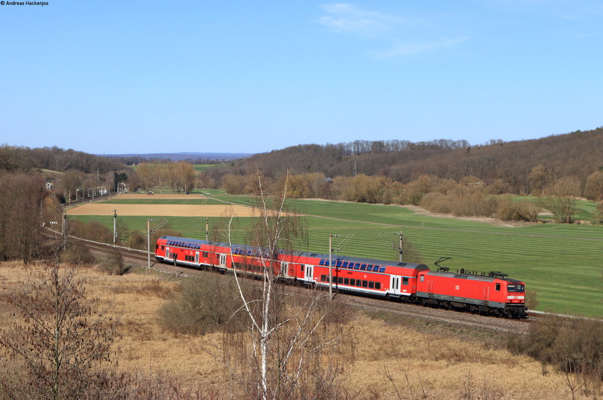 114 018 mit der RB 15269 (Limburg(Lahn)-Frankfurt(Main)Hbf) bei Lindenholzhausen 29.3.21