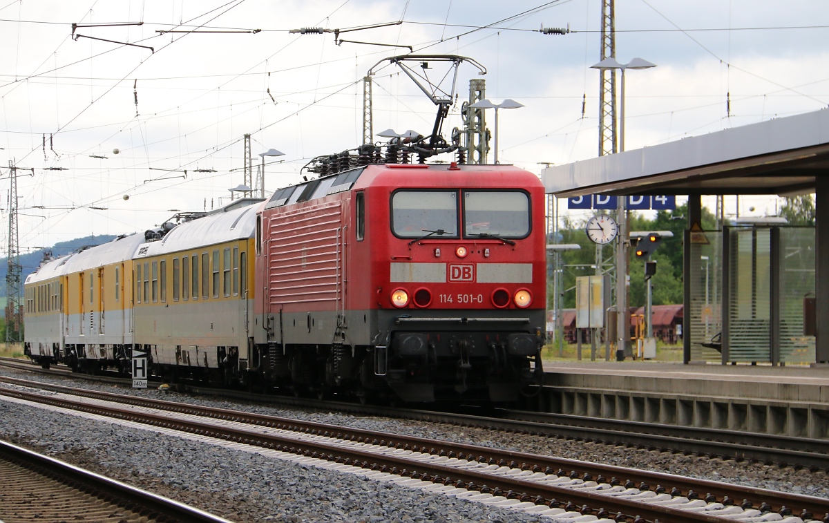 114 501-0 mit Messzug in Fahrtrichtung Süden. Aufgenommen am 28.06.2014 in Eichenberg.