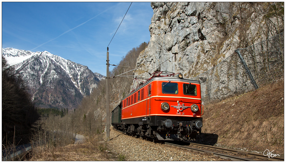 1141.21 mit dem  Sonderzug durch das Gesäuse  von Admont nach Eisenerz. 
Jassingau 30.3.2019