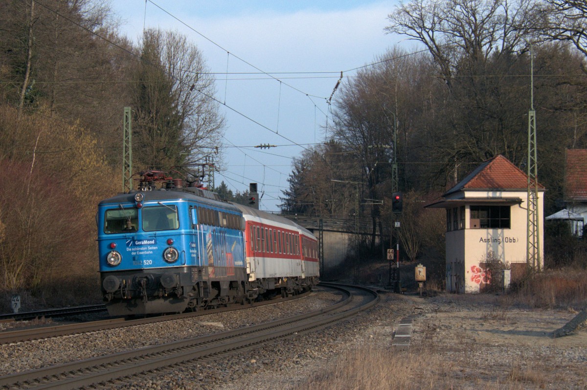 1142 520 am 01.03.14 mit der zweiten Fuhre Skifahrern in Aßling