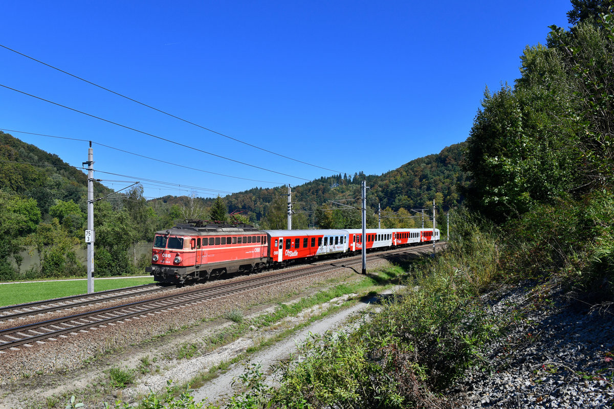 1142 564 mit R 5919 am 27.08.2018 bei Ingling. 