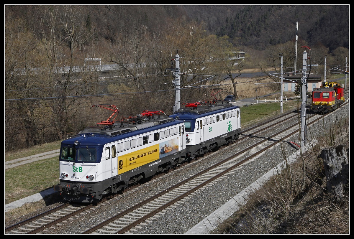 1142 578 und 1142 562 fahren am 20.03.2019 als Lokzug zwischen Bruck/Mur und Pernegg Richtung Süden.