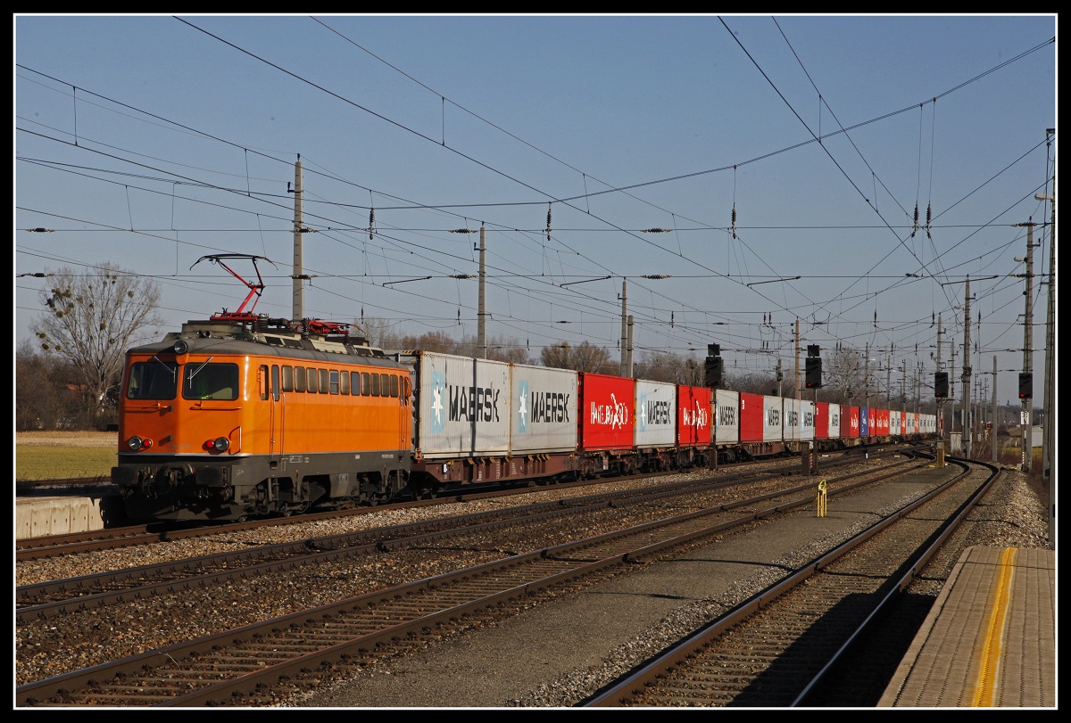 1142 579 ist am 28.02.2019 als Nachschiebe beim Metranszug eingeteilt. Hier zu sehen in Wampersdorf.