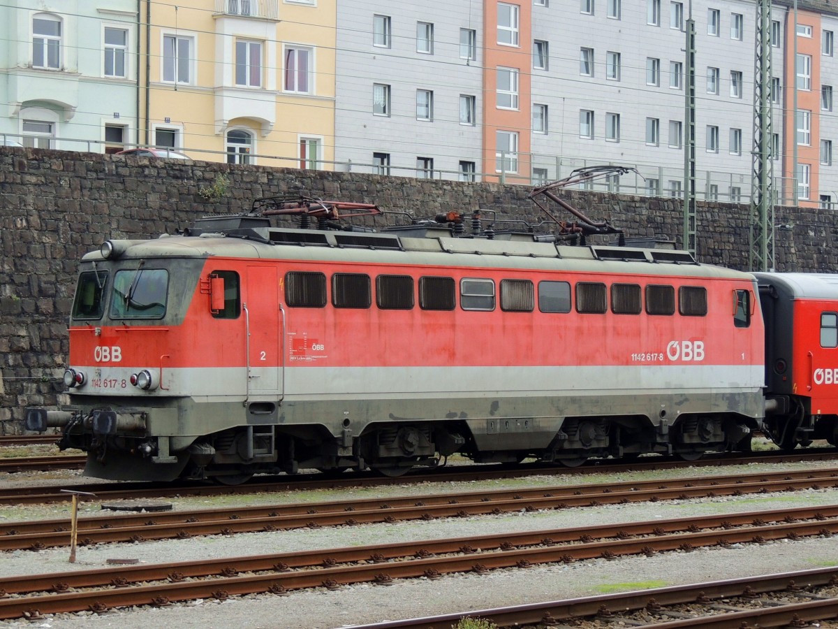 1142 617-8 steht in Passau-Hbf. fr weitere Einstze bereit; 131012