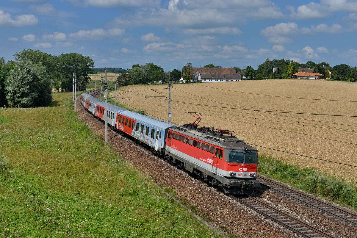 1142 631 mit einem REX am 23.07.2016 bei Neumarkt-Kallham. 