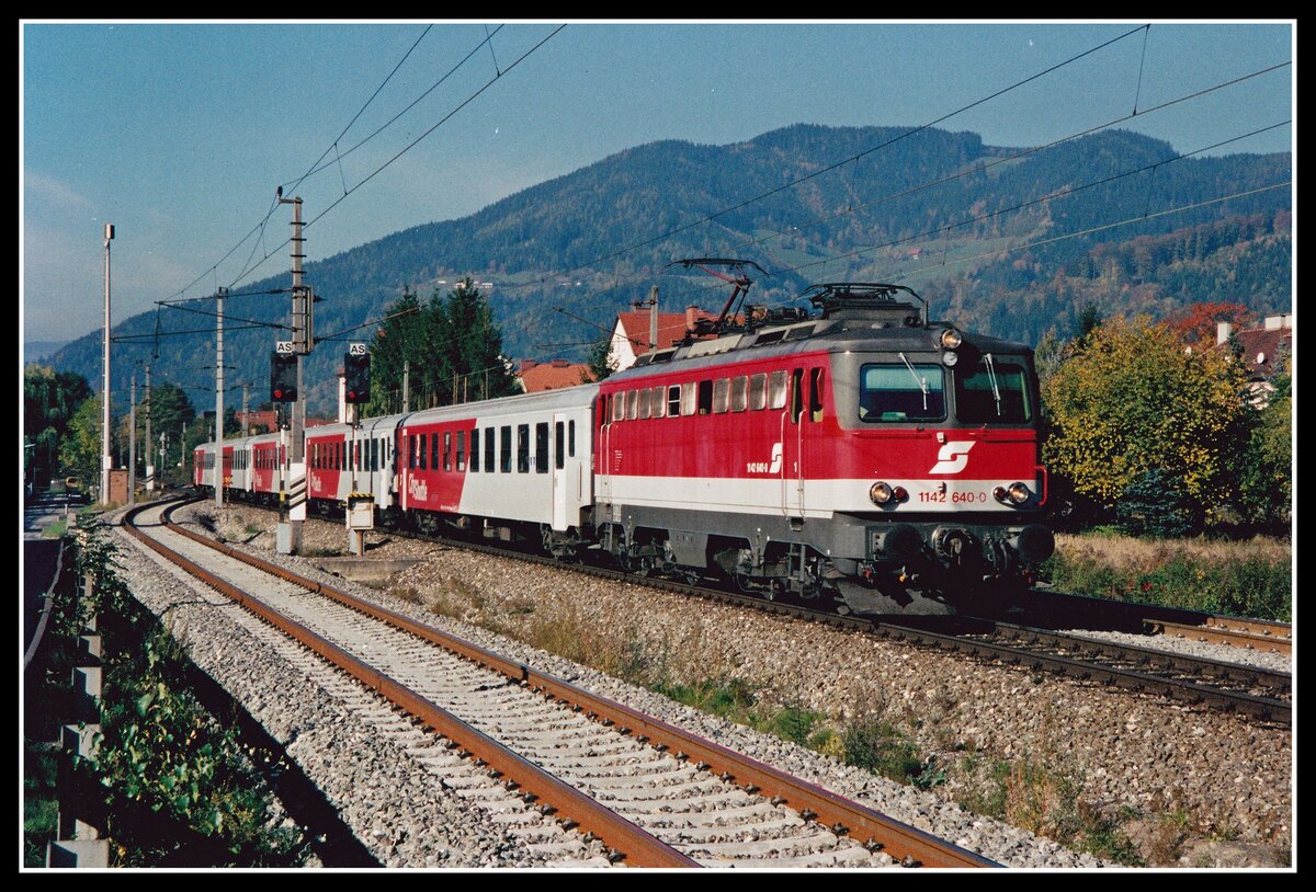 1142 640 mit R4210 bei Bruck/Mur am 23.10.2001.