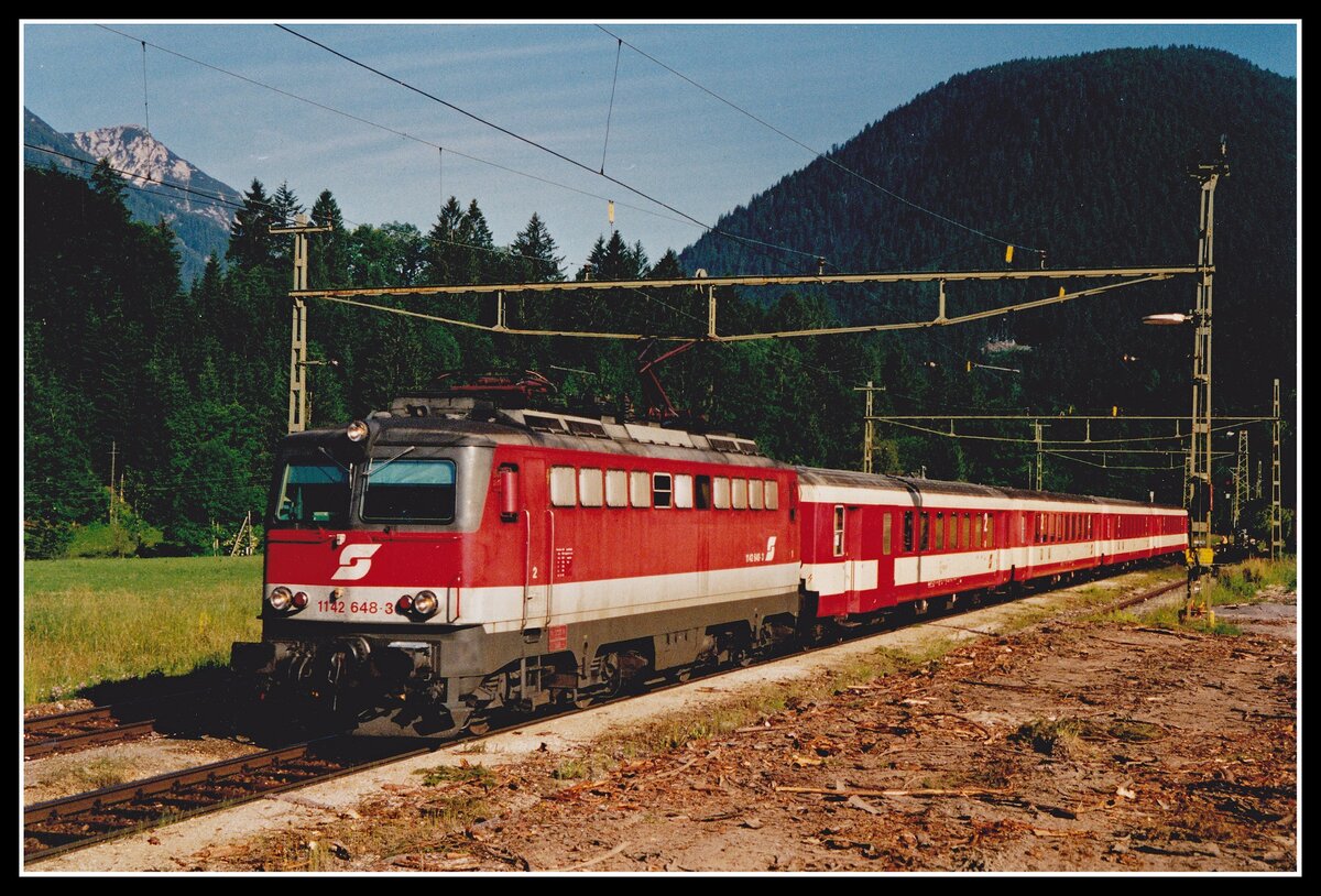 1142 648 mit R3404 in Kainisch am 27.06.2001.