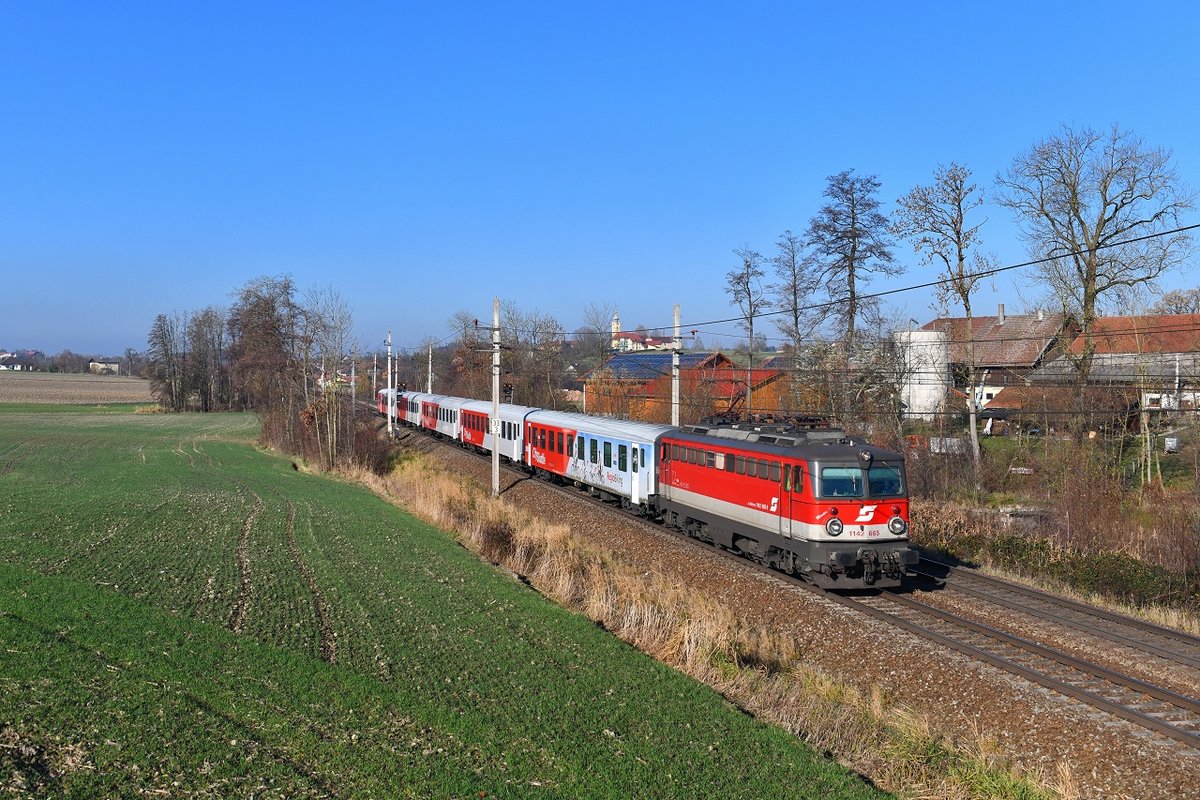 1142 665 mit R 5917 am 17.11.2018 bei Kimpling. 