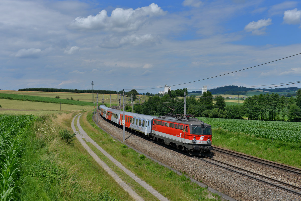 1142 668 mit einem REX am 29.06.2016 bei Haiding. 