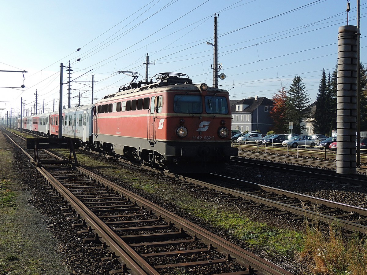 1142 682-2 erreicht mit REX5919 den Bhf. Marchtrenk; 141104
