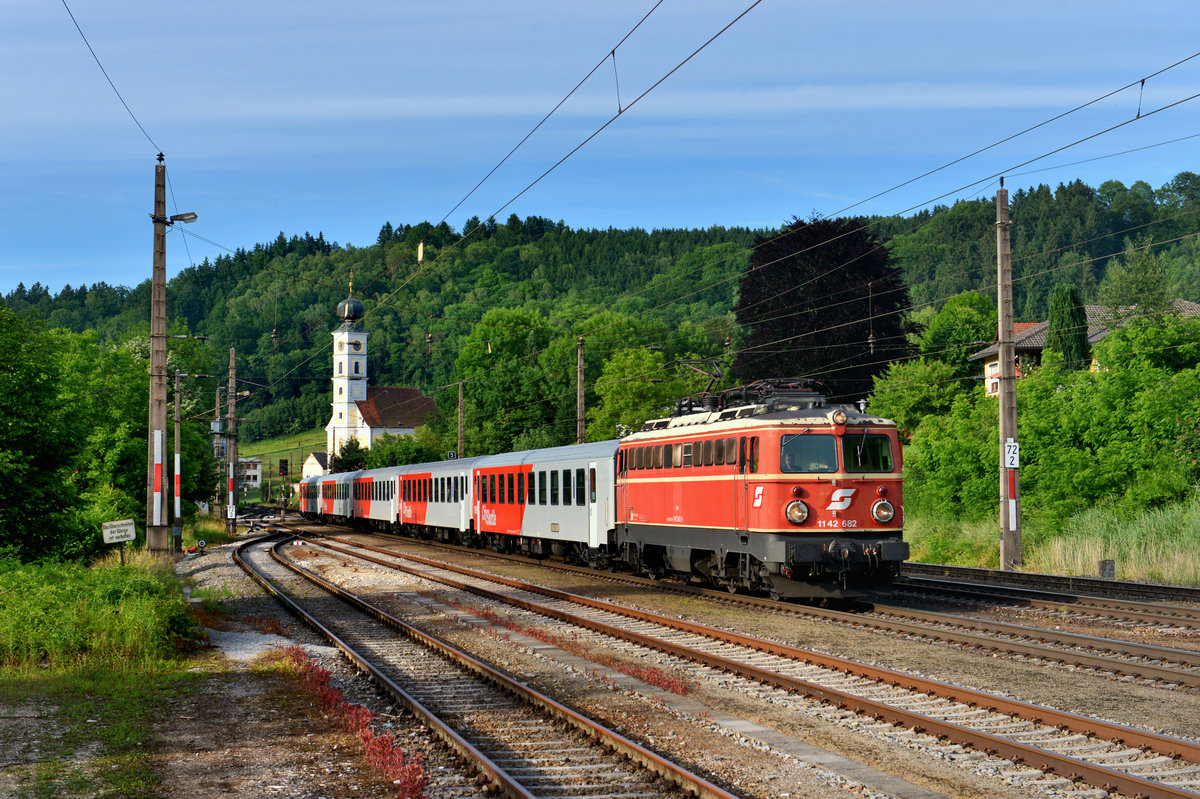 1142 682 mit einem REX am 08.06.2017 in Wernstein am Inn.