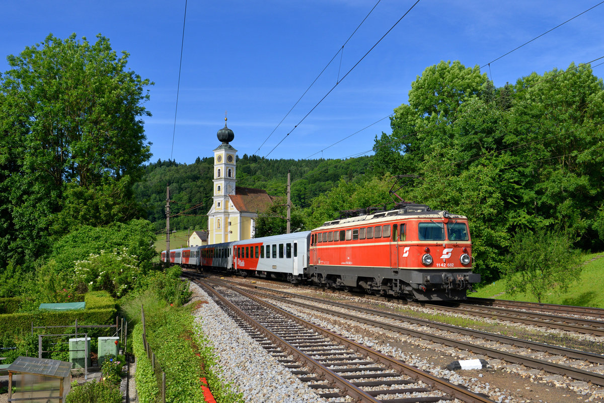 1142 682 mit einem REX am 08.06.2017 bei Wernstein am Inn. 