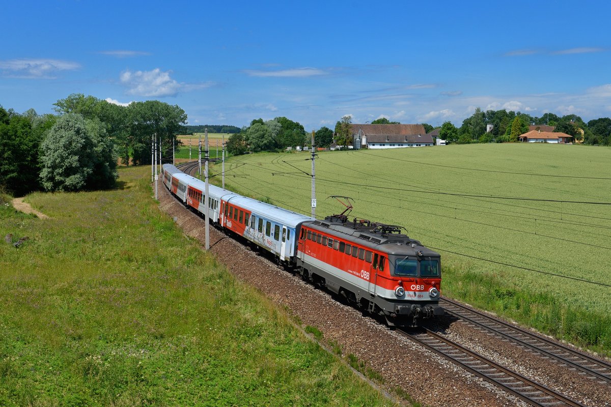 1142 684 mit einem REX am 29.06.2016 bei Neumarkt-Kallham. 