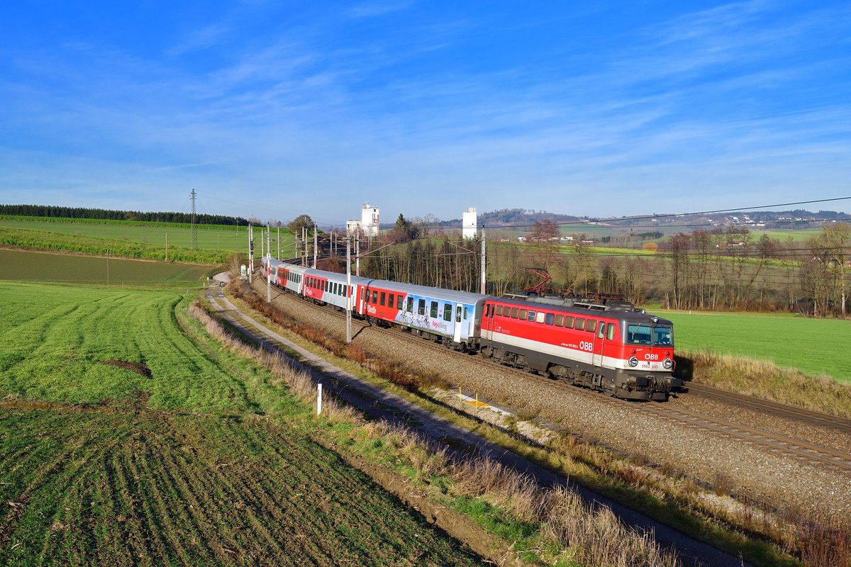 1142 693 mit einem REX am 11.12.2019 bei Haiding.