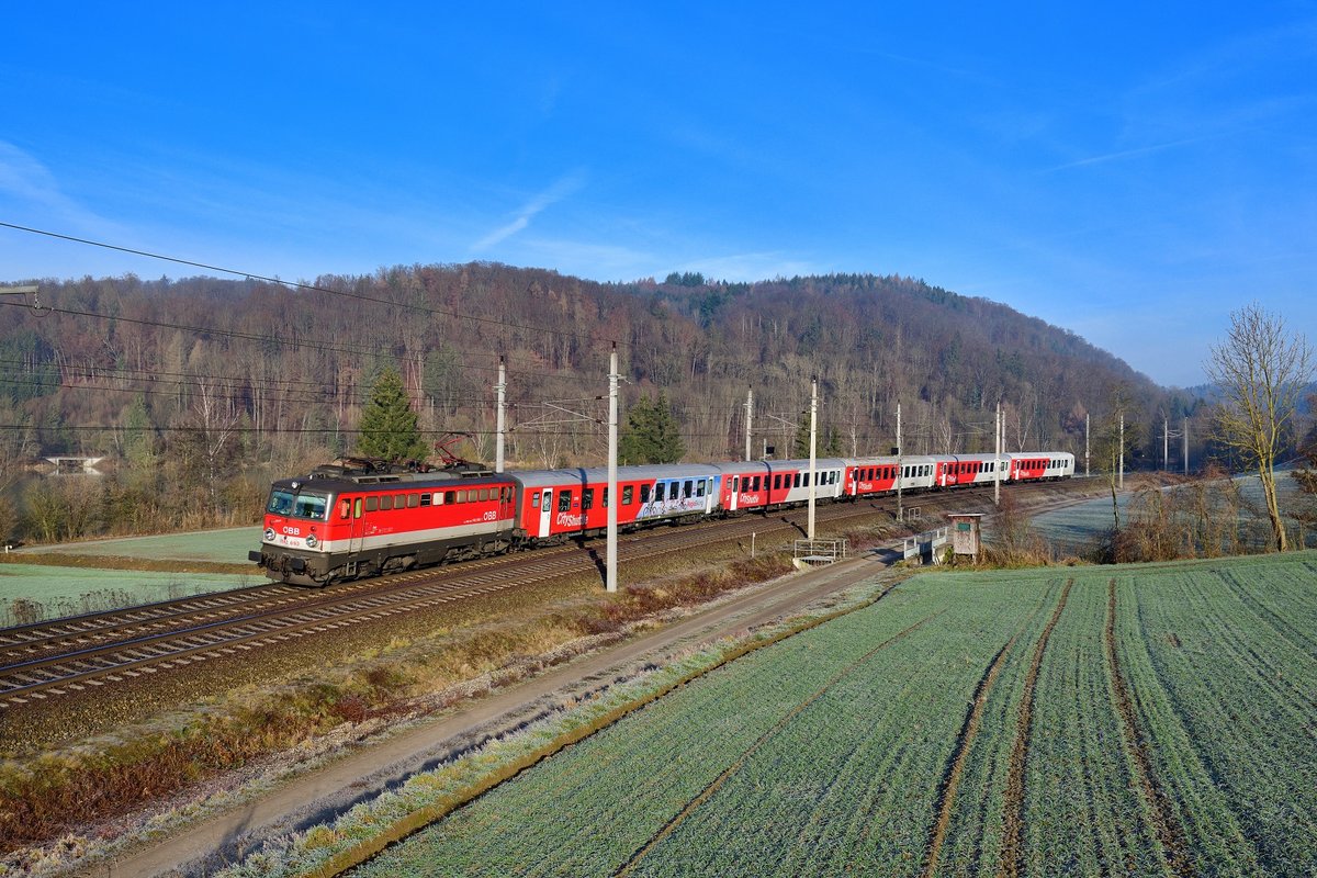 1142 693 mit R 5917 am 11.12.2019 bei Wernstein am Inn.