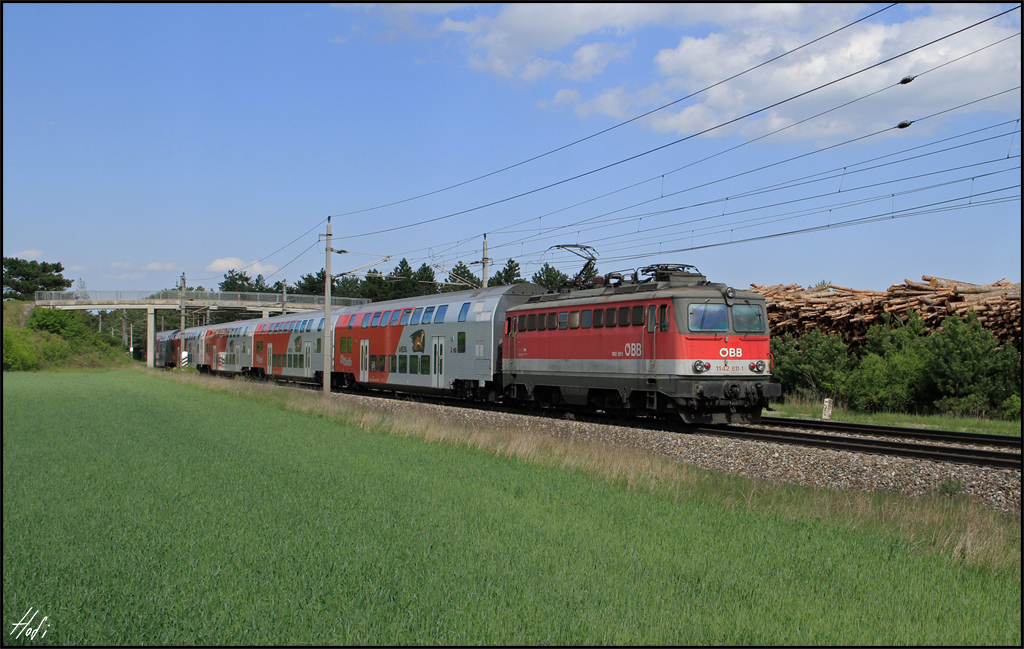 1142.611 mit Regionalzug am 29.04.16 bei Neunkirchen/NÖ.