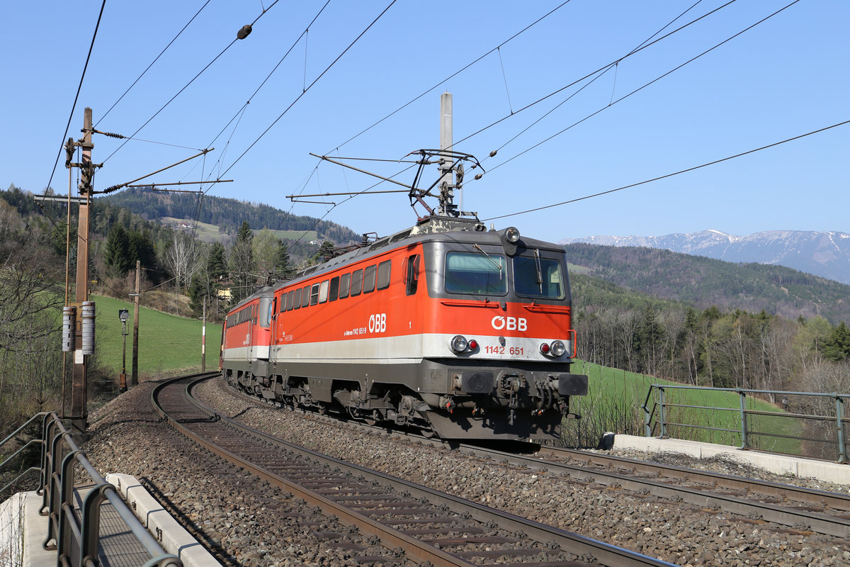 1142.651+636 fahren mit G-54703 am Eichberg bergwärts. 1.4.17