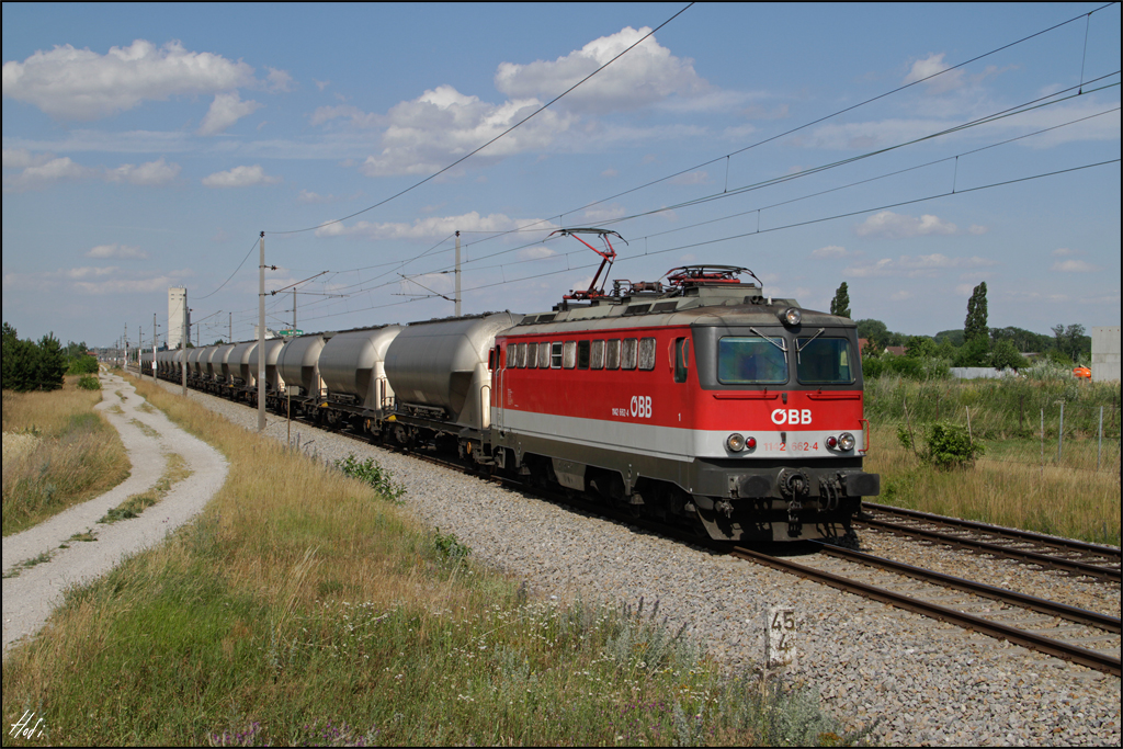 1142.662 fuhr am 25.06.15 mit VTG 49601 durch Eggendorf Ri. Wr.Neustadt.